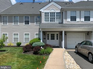 612 Eagles Chase Dr, Lawrence Township, NJ 08648