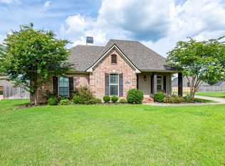 102 Caiden Dr, Benton, LA 71006