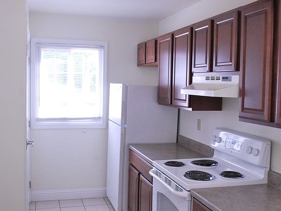 5th image of 618 E Campus Dr APT H
