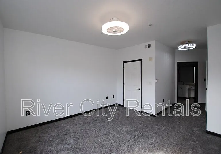 8539 Gate Pkwy W #1736 — Photo 5