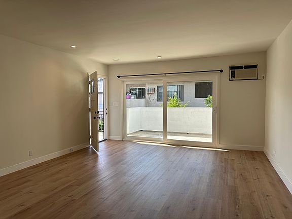 2nd image of 1812 Hardison Pl #6