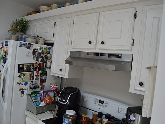 2nd image of 3 Hickory Dr