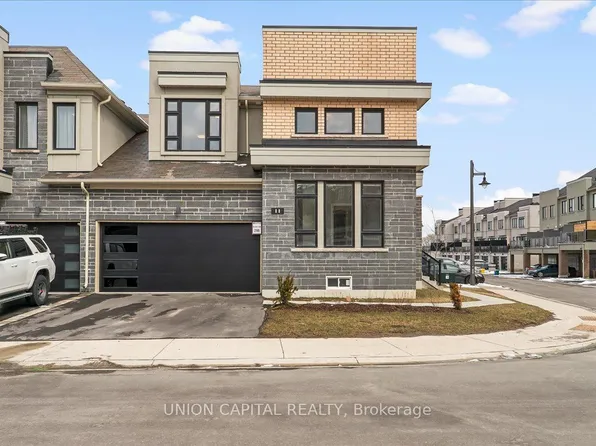 11 Sailors Lndg, Clarington, ON L1C 7G4