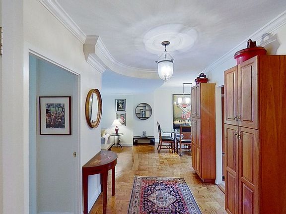 4th image of 515 E 79th St APT 5D