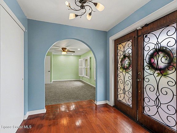 2nd image of 475 Bella Capri Dr