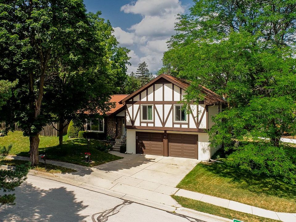 1st image of 2822 St Andrews COURT