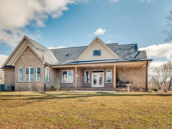 3rd image of 207 Mountain Laurel Dr