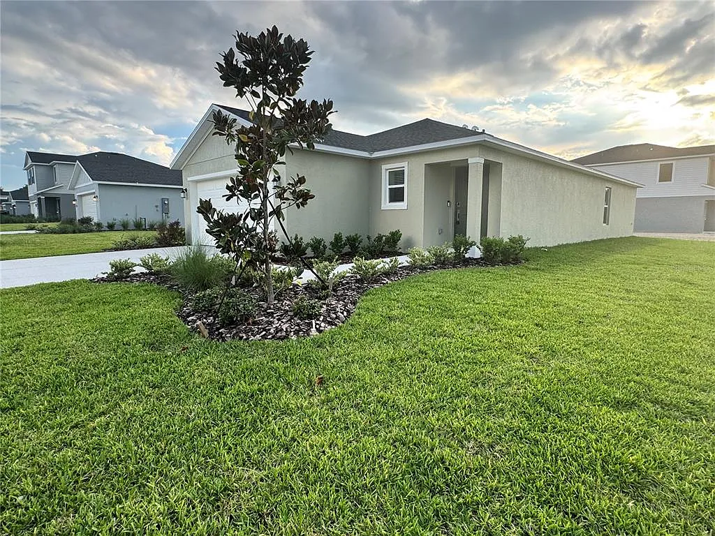 3 bed, 2.0 bath, 1429 sqft, $1,950 — Photo 4