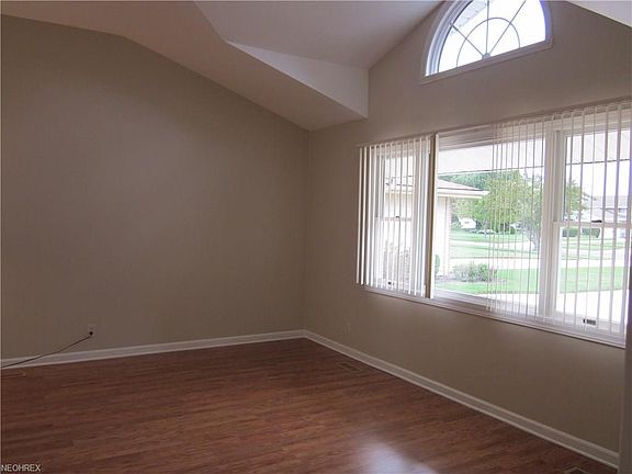 5th image of 25128 Mitchell Dr