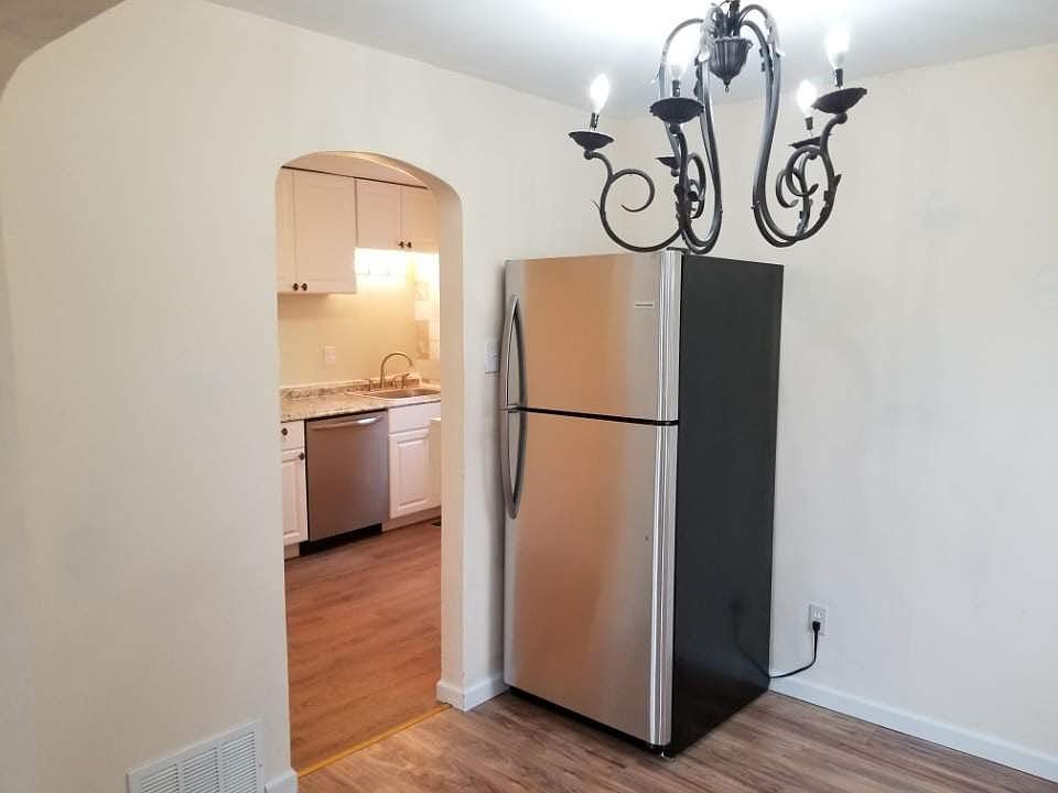1st image of 9703 Echo Ln