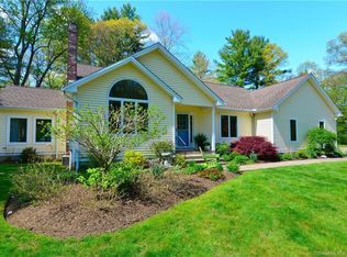 228 Jericho Rd, Pomfret Center, CT 06259