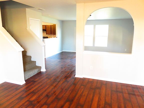 5th image of 209 Edzell Dr