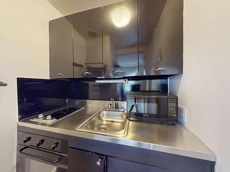 154 E 37th St #3F — Photo 8