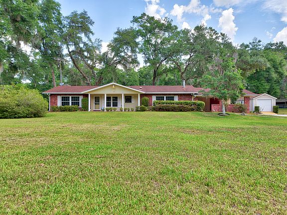2nd image of 48 Lake Wood Cir