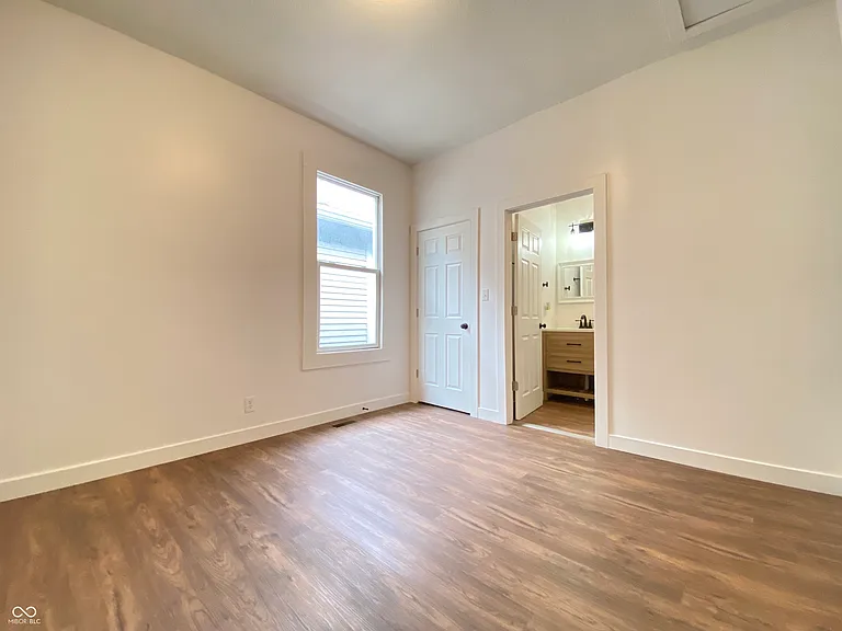 1518 Lawton Ave — Photo 12