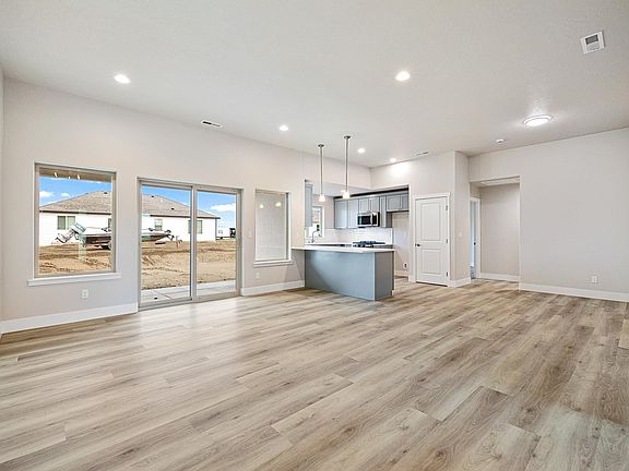 3rd image of 10501 Kokanee Dr