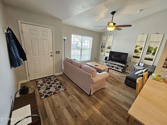 4th image of 157 Dalton Place Way