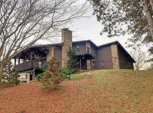 371 Mount Air Rd, New Castle, PA 16102