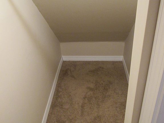 BottomBedroomClosetInside