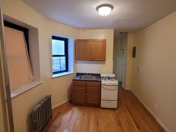 (undisclosed Address), Bronx, NY 10455