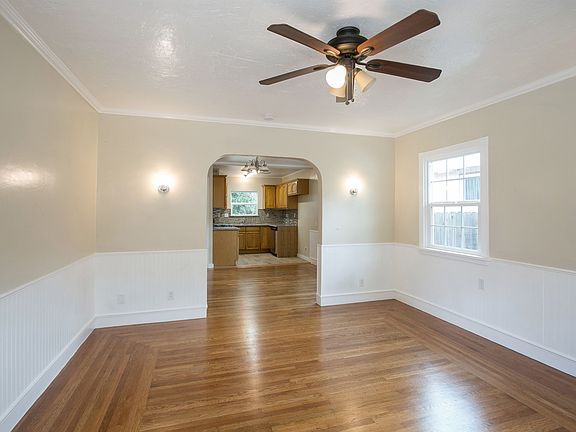 2nd image of 135 Oak Ave