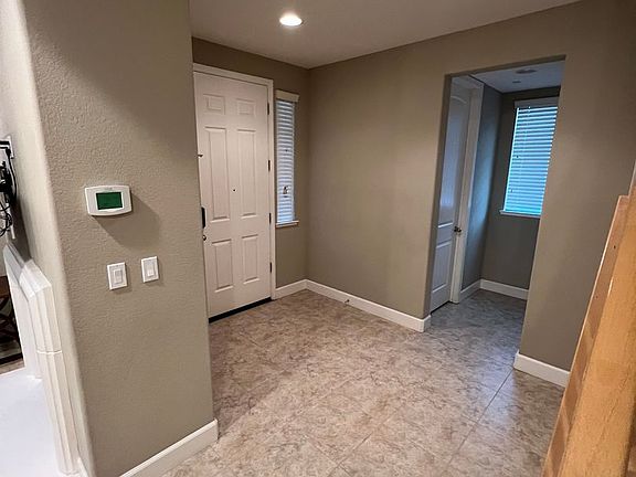 3rd image of 903 Blossom Rock Ln