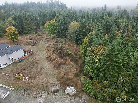 5th image of 9999 Valley Creek Dr.