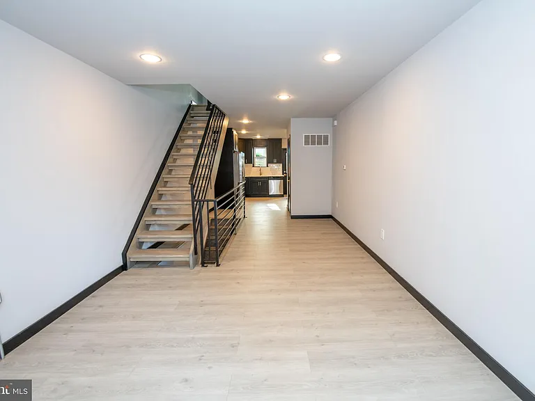 1512 S Beulah St — Photo 8