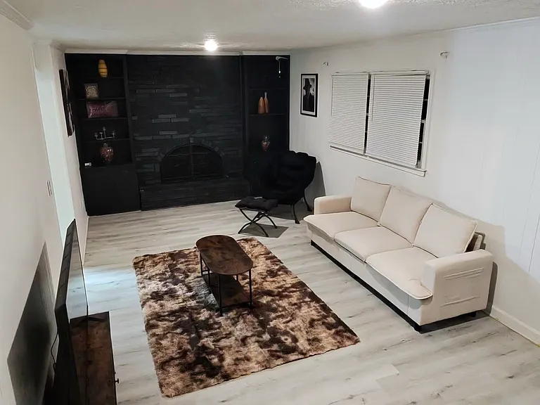4678 Tara Woods Dr — Photo 5
