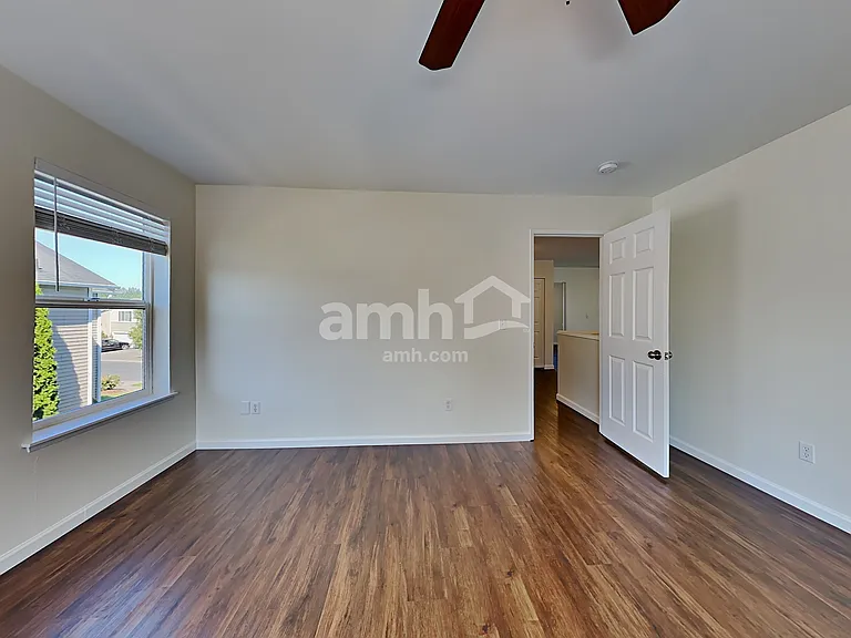 9510 187th St E — Photo 12