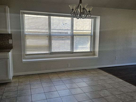 3rd image of 5864 Palomino Dr