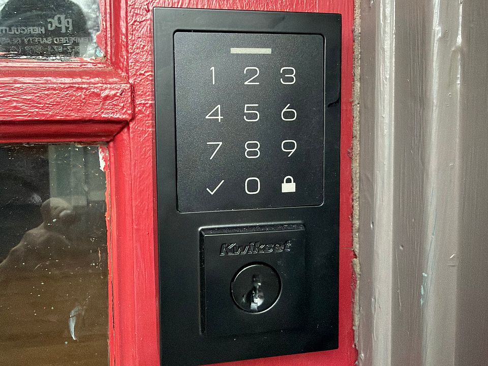 Upgraded keypad doorlock for easy entry with or without a key