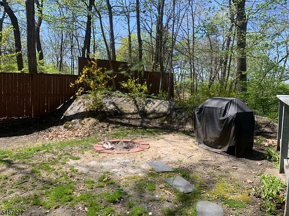 4th image of 110 Cedar Dr