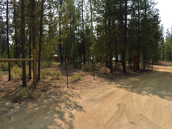 3rd image of 15705 Parkway Dr