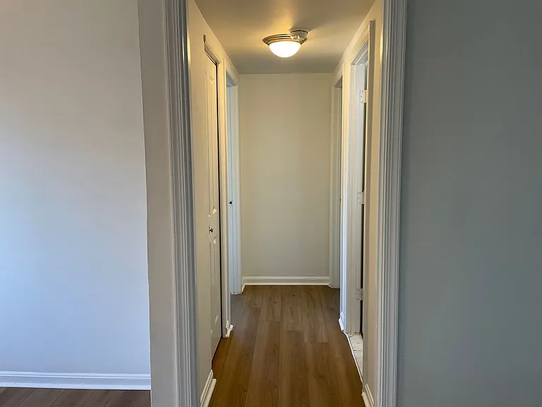 Brooke Court Apartments — Photo 8