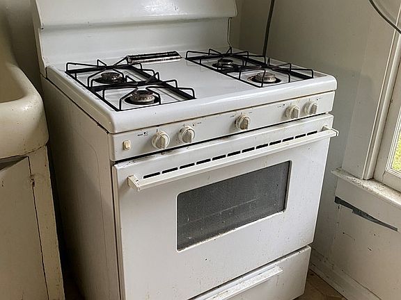4th image of 1312 Eugene Ave