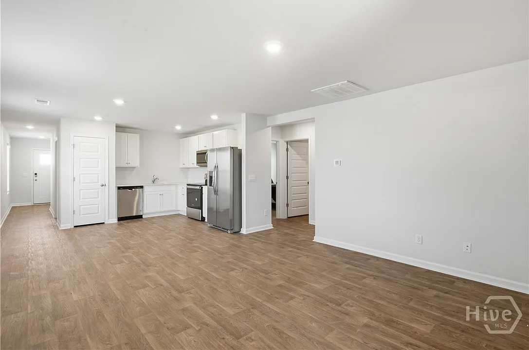 3 bed, 2.0 bath, 1257 sqft, $2,200 — Photo 4