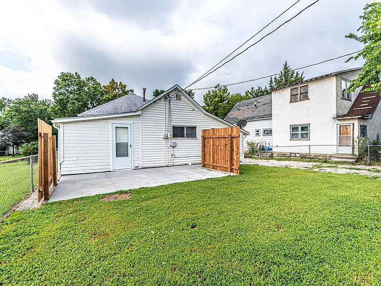 118 E Pine St — Photo 22