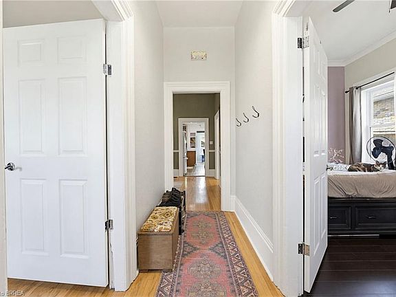 5th image of 146 William St