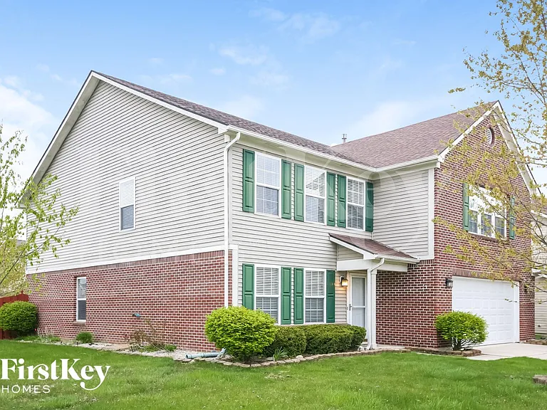 8775 N Springview Dr — Photo 2