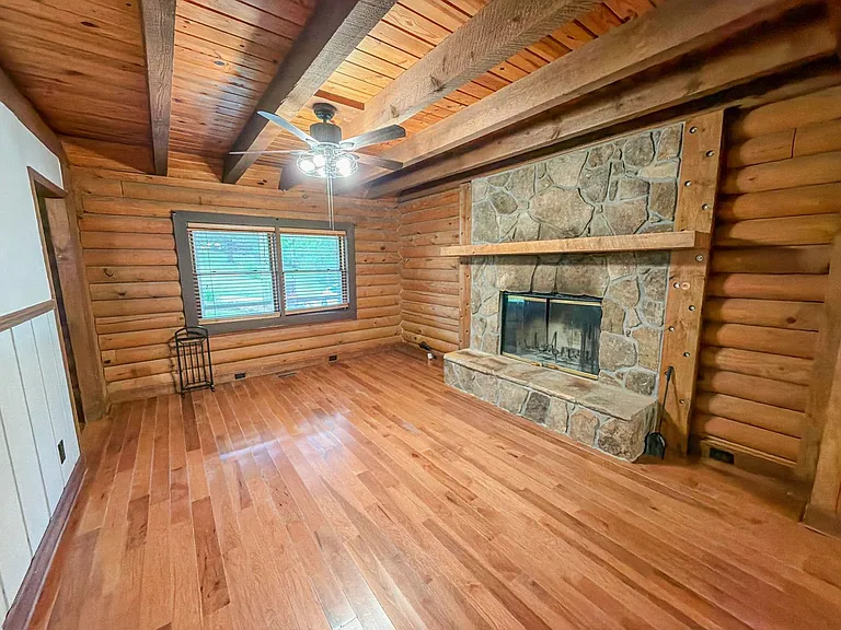 2414 Briggs Ave — Photo 10