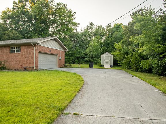 2nd image of 125 Callan Dr