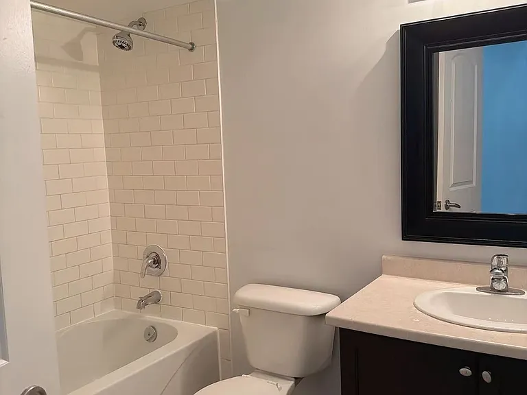 142 Hall St — Photo 7