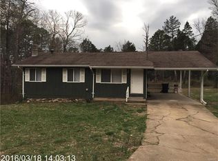104 Choctaw Dr, Irondale, MO 63648