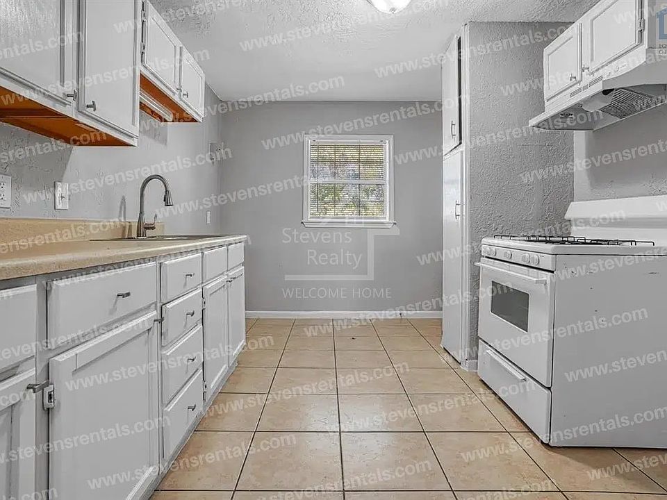 1st image of 2305 NW Denver Ave #14619007