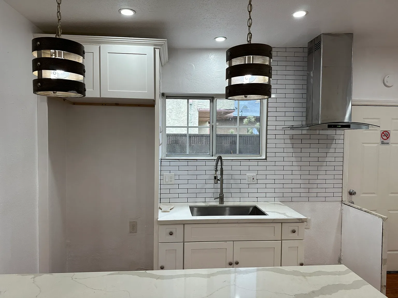Studio, 400 sqft, $1,695 — Photo 4