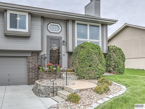 2nd image of 15105 Rock Creek Dr