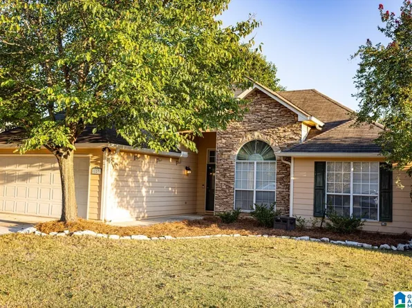 127 Sunset Ln, Calera, AL 35040