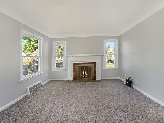 3rd image of 20605 Kenosha St
