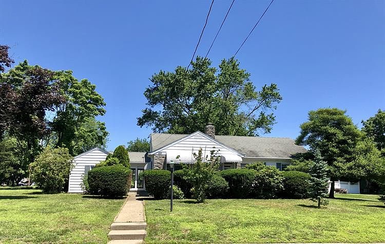 1st image of 437 W Park Ave